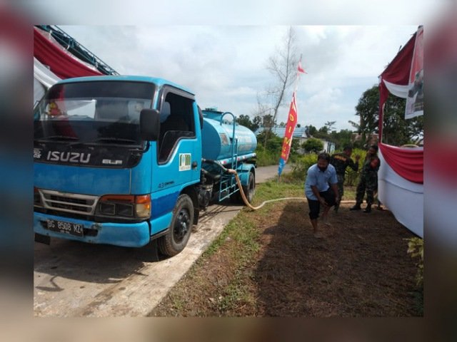air bersih selalu datang , bantuan air bersih , TMMD di Lorong Sungai Jawi