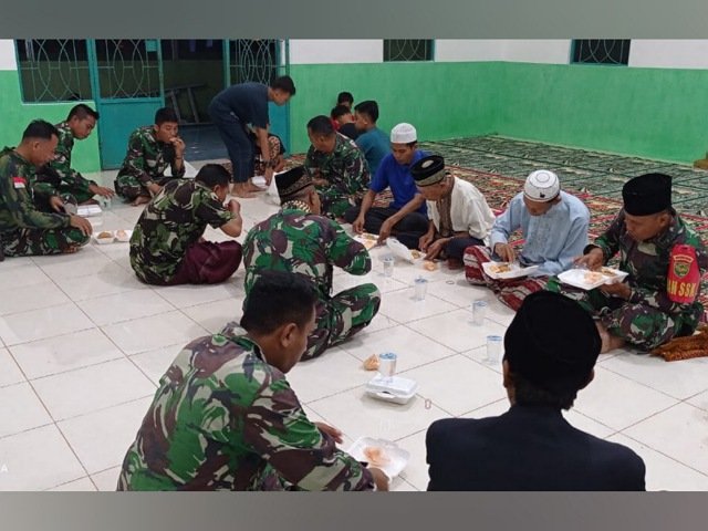 aktivitas pagi , jamaah masjid Nurul Iman , keakraban anggota Satgas