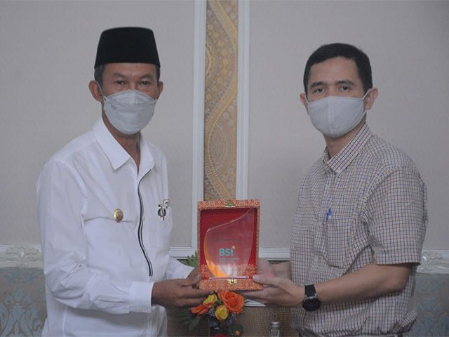 Bank Syariah Indonesia , Gabungnya 3 Bank Syariah , meregistrasi ulang dari tiga Bank , peregistrasian ulang nasabah